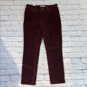 Levi’s 724 High Rise Slim Straight Corduroy’s. Size 32